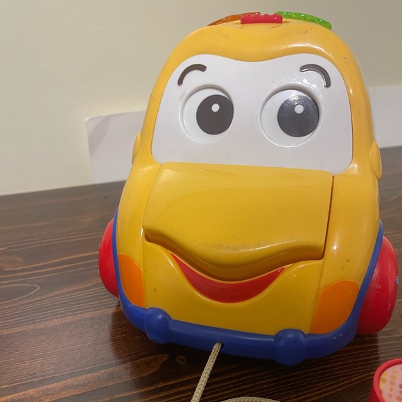 Rhymes and sorter car for toddler. Spanish language toy. - Picture 3 of 10